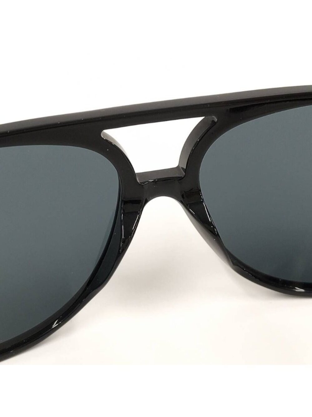 Louis Vuitton Sunglasses LV Hit Pilot Black Eyewear - Picture 7 of 10
